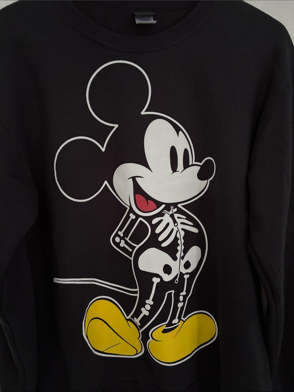 Disney NWOT Black Mickey Mouse Skeleton Graphic Sweatshirt-Firm - Picture 1 of 4